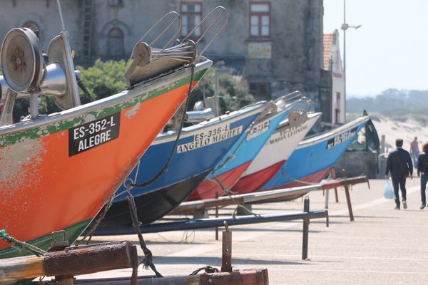 Barcos na vila da Apúlia